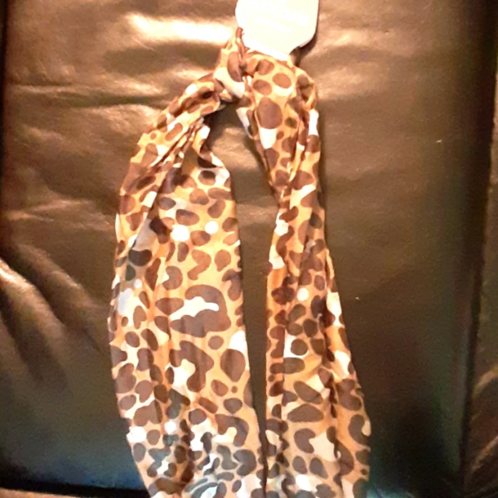 Juncture 63 in scarf - Picture 3 of 4